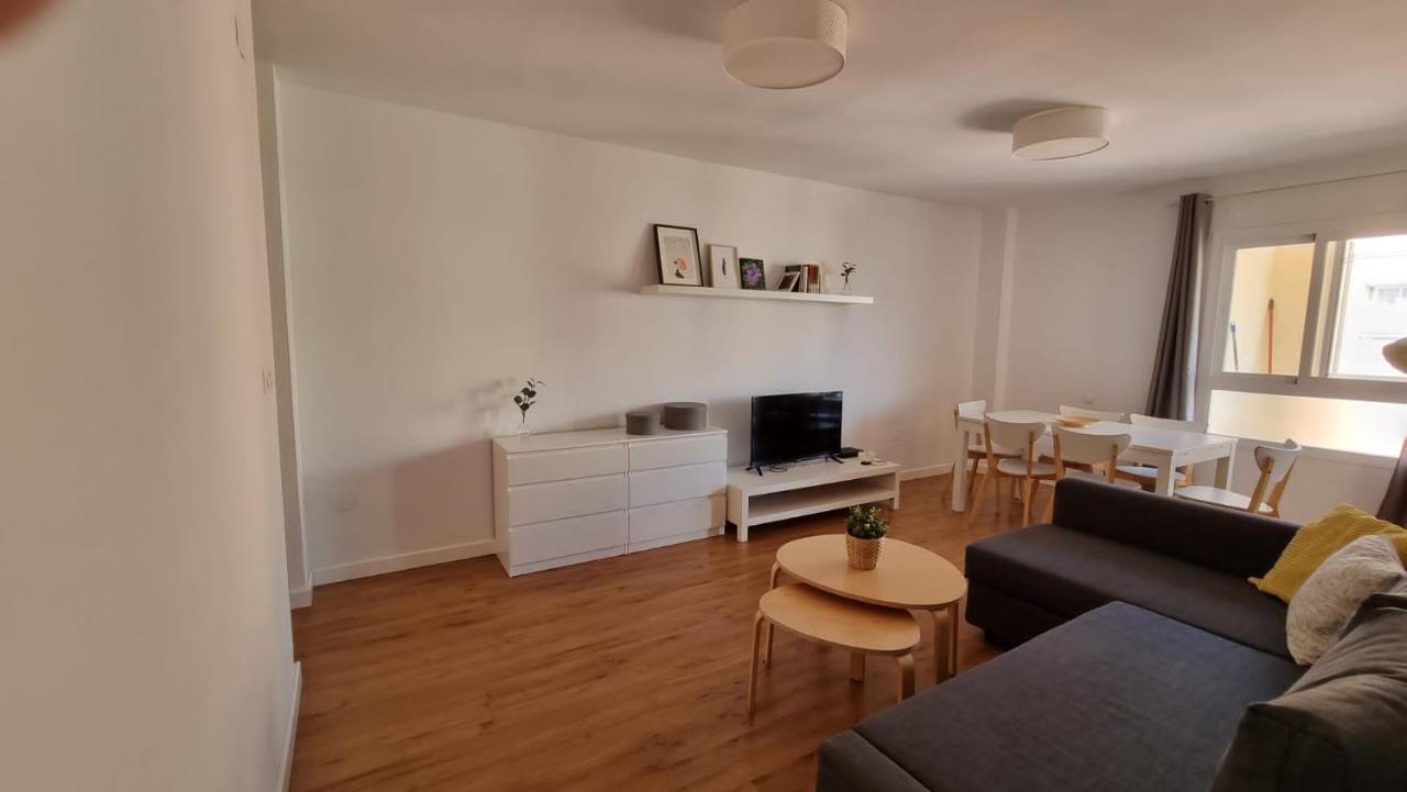 Piso Centrico Reformado / Apartment In The Center Nerja Bagian luar foto