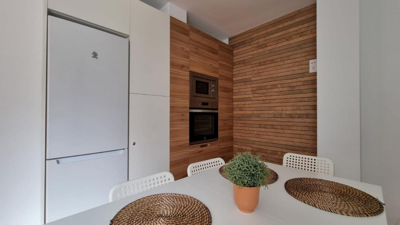 Piso Centrico Reformado / Apartment In The Center Nerja Bagian luar foto