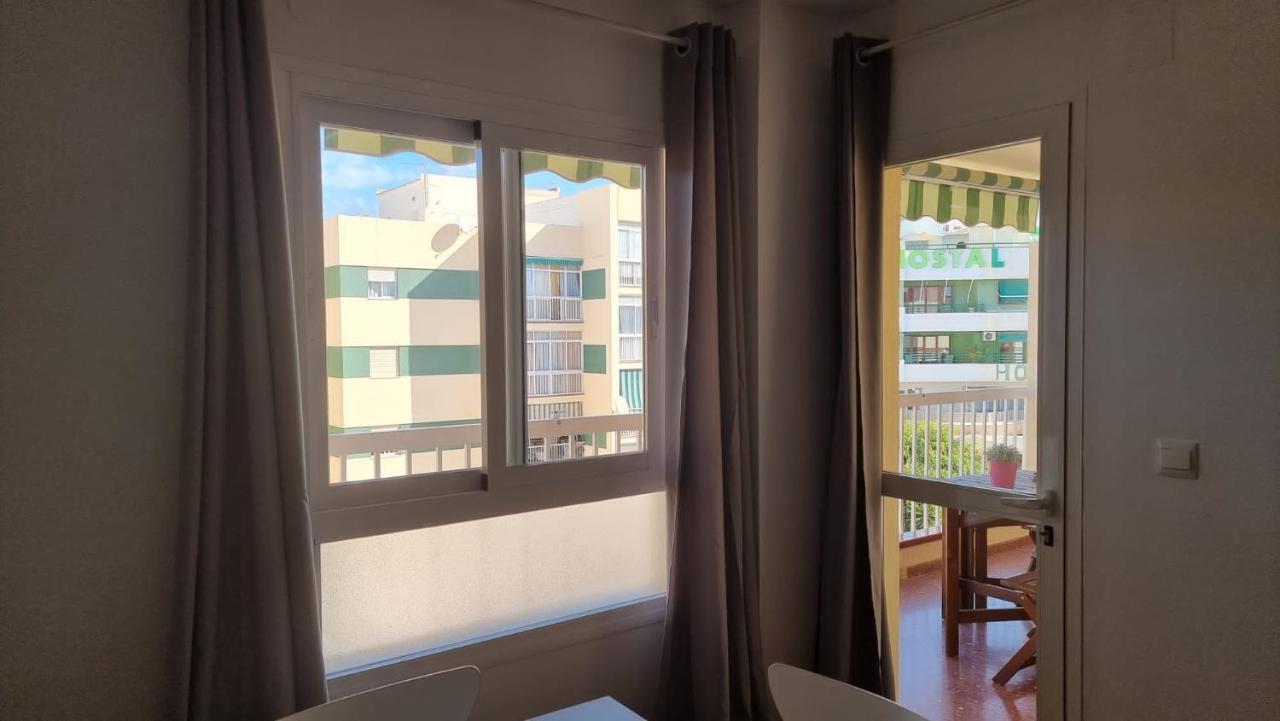 Piso Centrico Reformado / Apartment In The Center Nerja Bagian luar foto