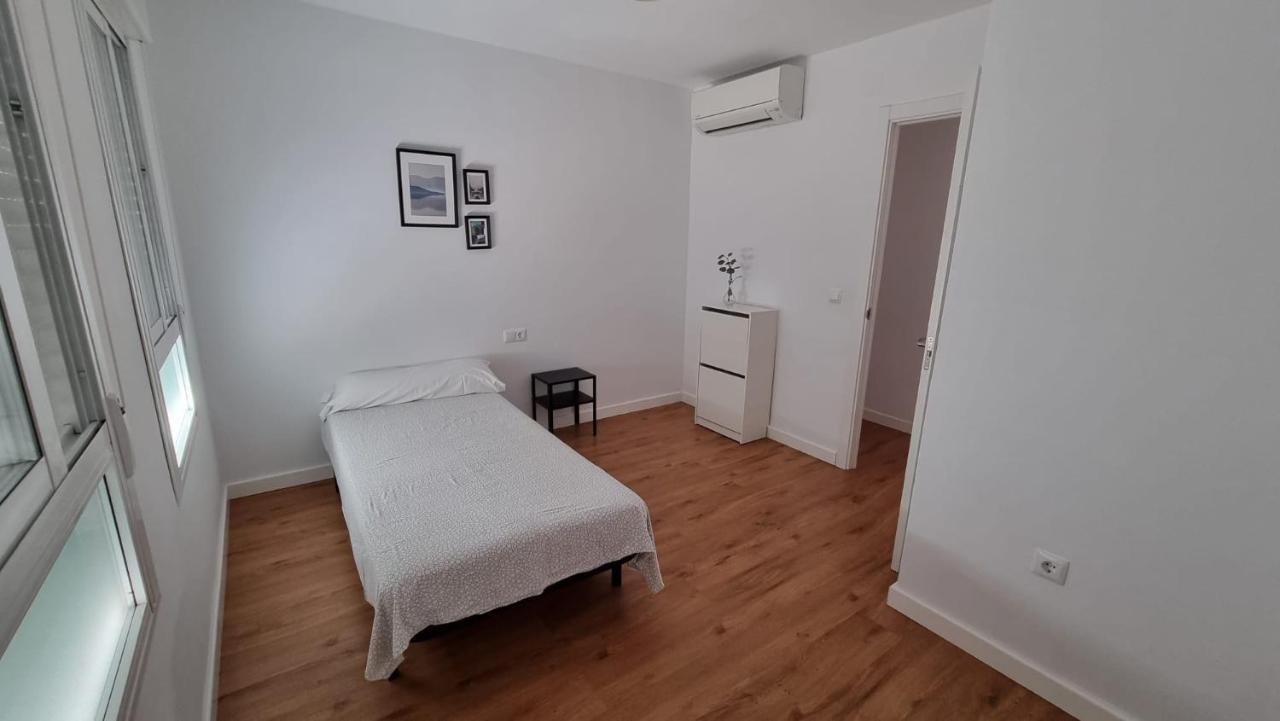 Piso Centrico Reformado / Apartment In The Center Nerja Bagian luar foto